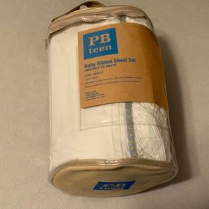 NEW Pottery BarnTwin XL sheets